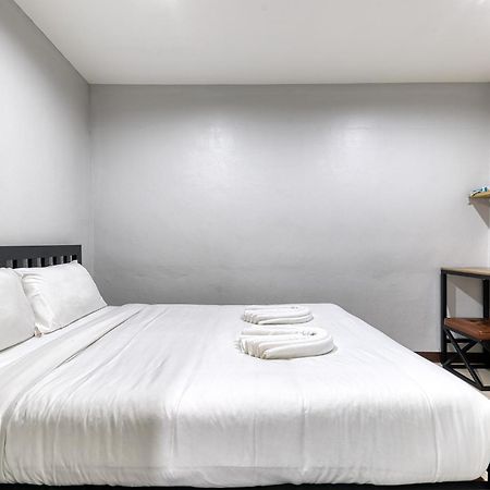 Red Pin Inn 好运旅馆 Bangkok Dış mekan fotoğraf