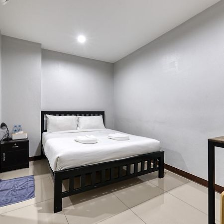 Red Pin Inn 好运旅馆 Bangkok Dış mekan fotoğraf