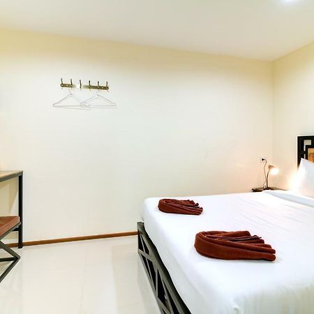 Red Pin Inn 好运旅馆 Bangkok Dış mekan fotoğraf