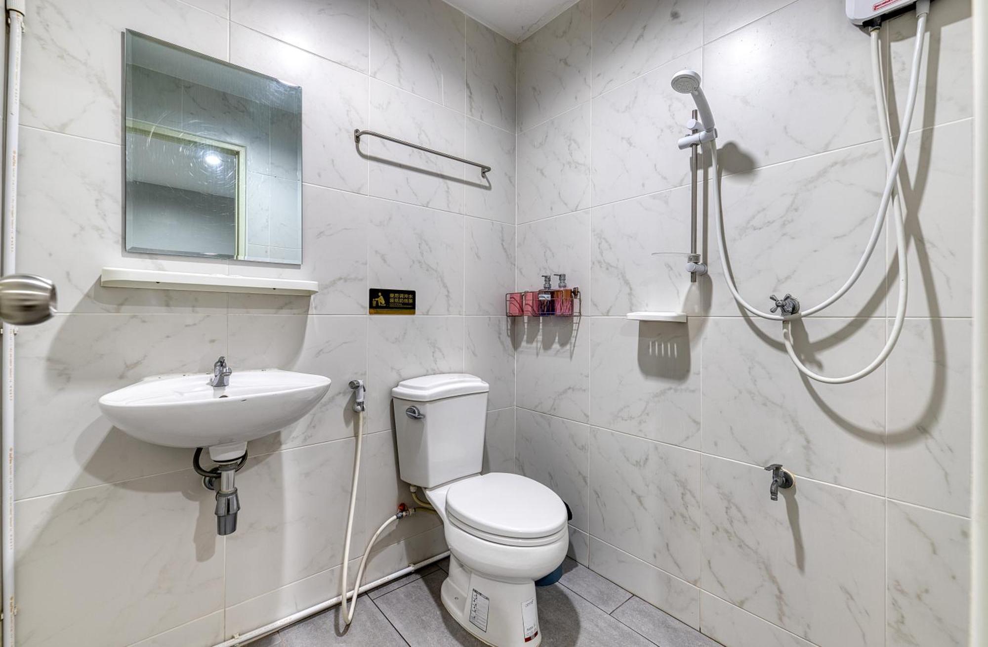 Red Pin Inn 好运旅馆 Bangkok Dış mekan fotoğraf