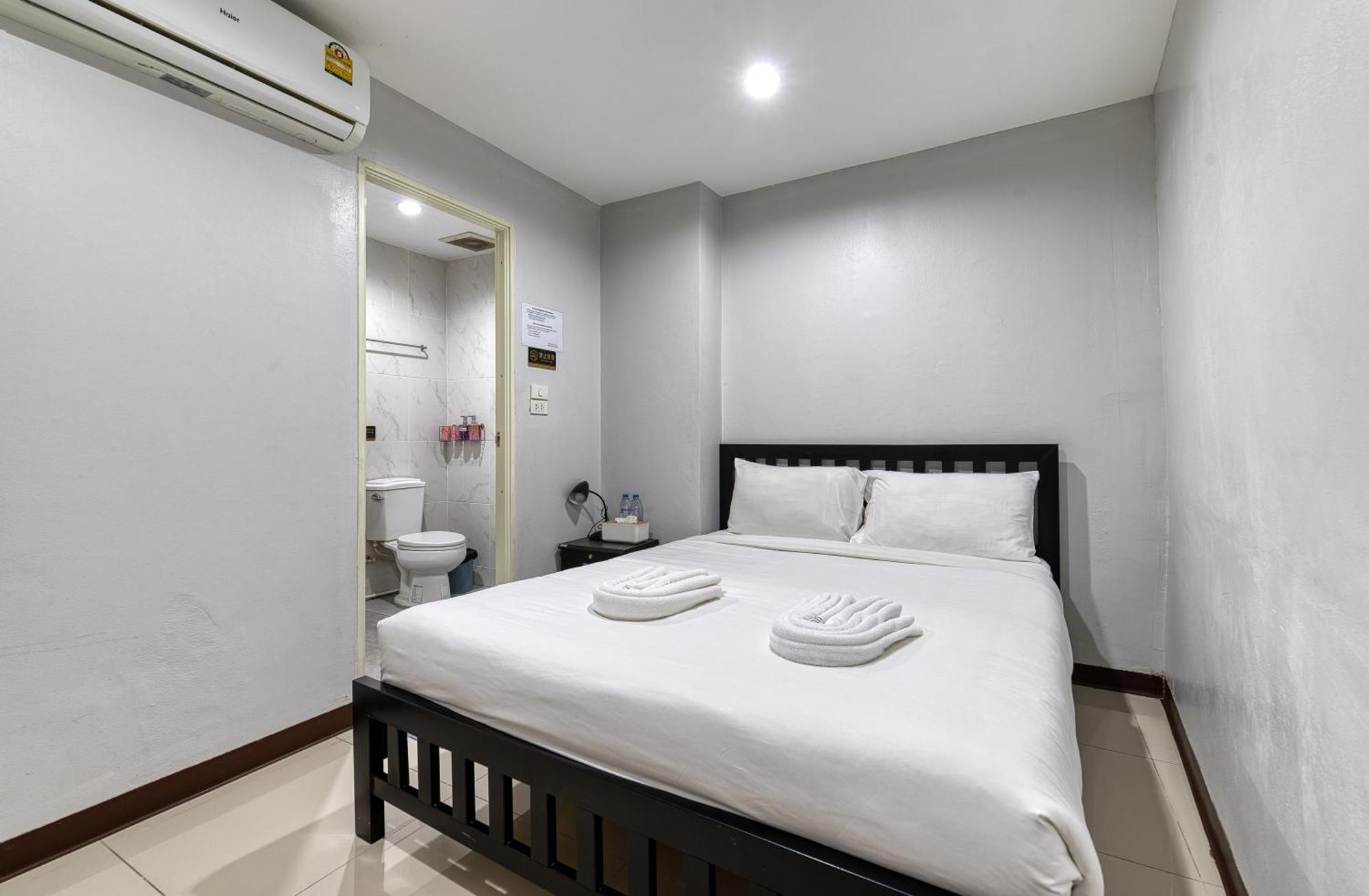 Red Pin Inn 好运旅馆 Bangkok Dış mekan fotoğraf